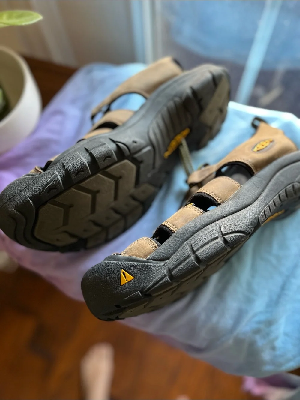 Keen Brown Closed-Toe Men’s Outdoor Sandals, wore once inside